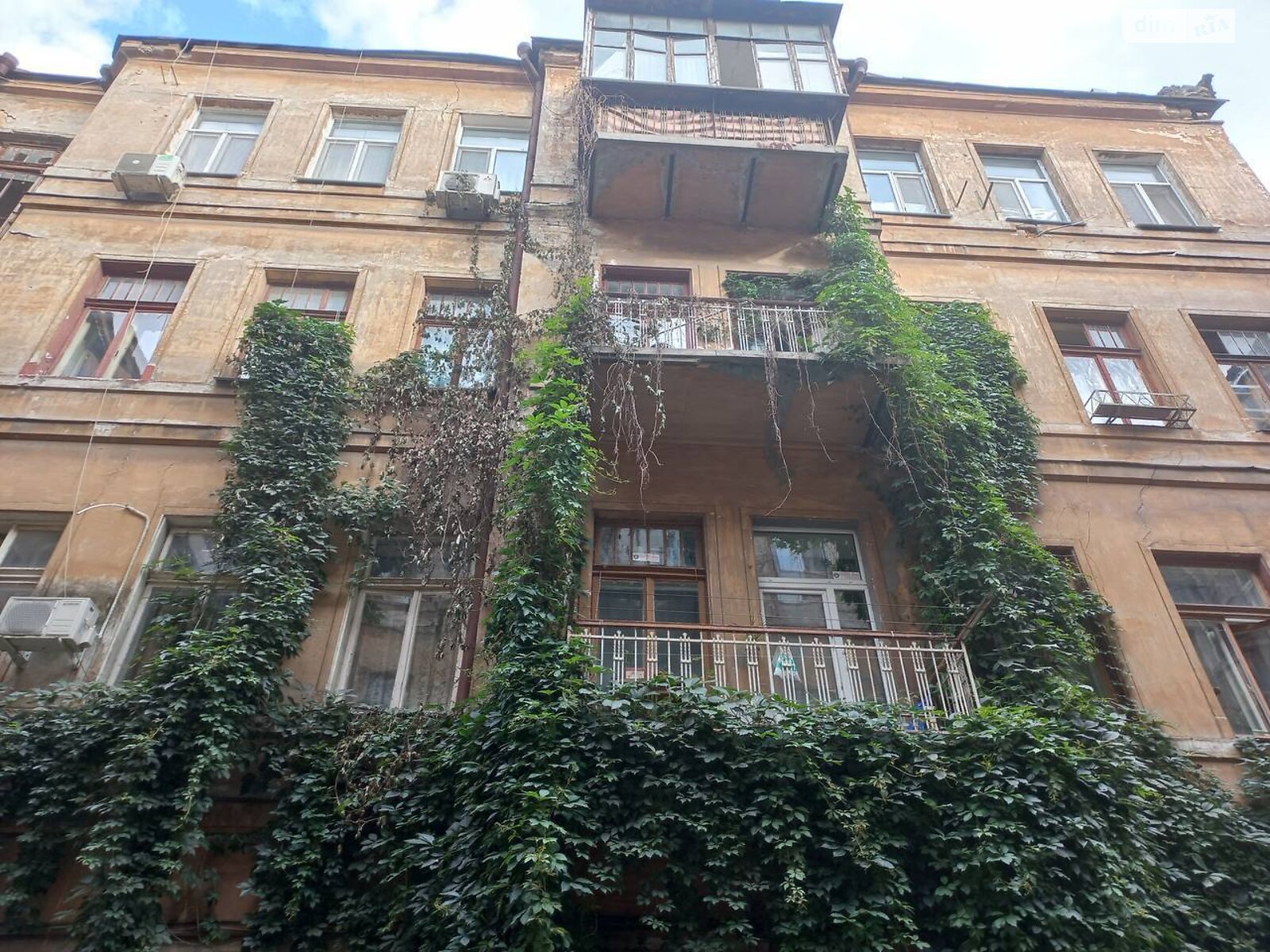Продажа четырехкомнатной квартиры в Одессе, на ул. Кузнечная 39, район Центр фото 1 Продажа четырехкомнатной квартиры в Одессе, на ул. Кузнечная 39, район Центр фото 1