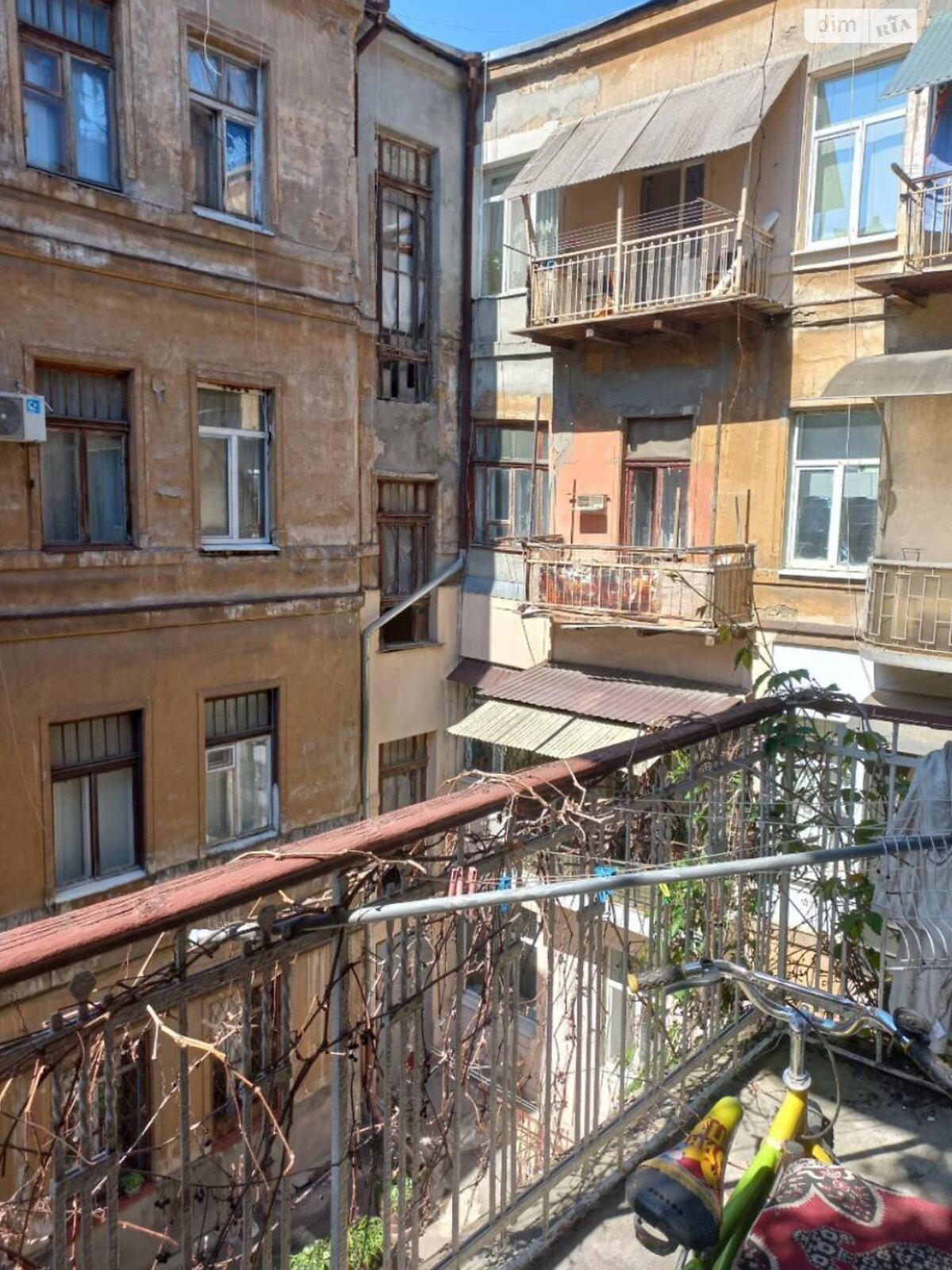 Продажа четырехкомнатной квартиры в Одессе, на ул. Кузнечная 39, район Центр фото 1 Продажа четырехкомнатной квартиры в Одессе, на ул. Кузнечная 39, район Центр фото 1