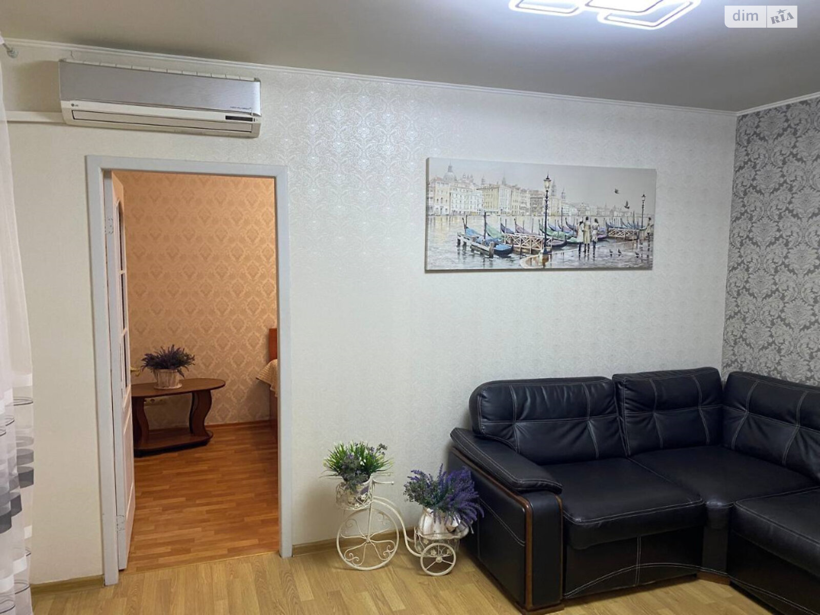 Продаж трикімнатної квартири в Одесі, на вул. Льва Толстого 14, район Центр фото 1