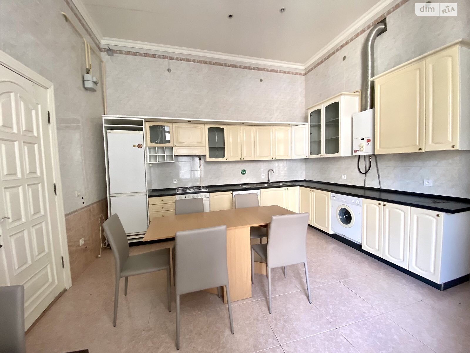Продаж шестикімнатної квартири в Одесі, на вул. Коблевська, район Центр фото 1 Продаж шестикімнатної квартири в Одесі, на вул. Коблевська, район Центр фото 1