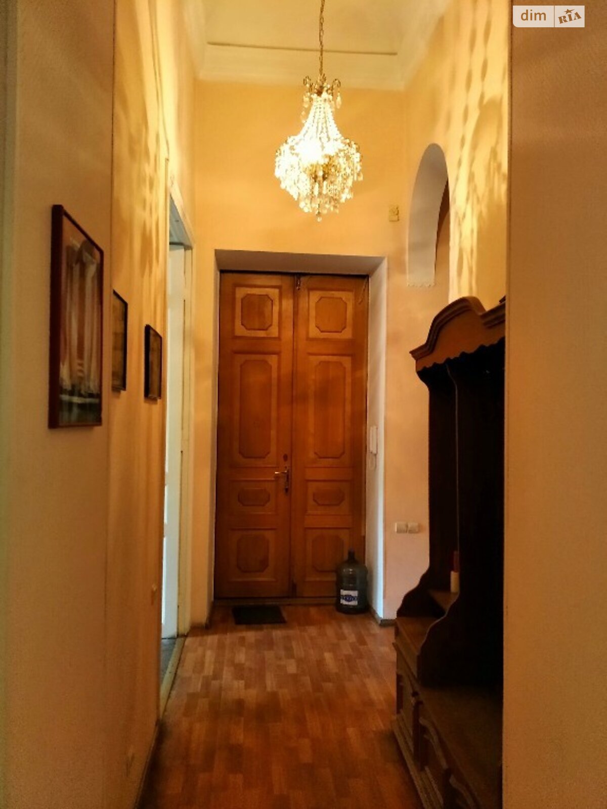 Продажа четырехкомнатной квартиры в Одессе, на пл. Соборная, район Центр фото 1