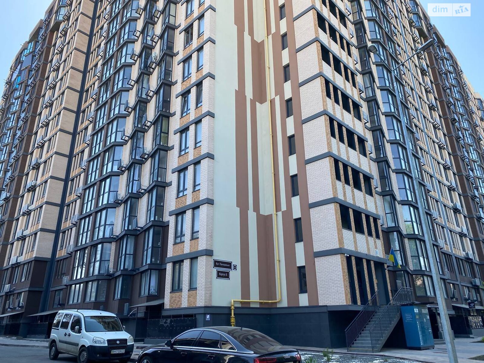 Продаж трикімнатної квартири в Одесі, на вул. Прохоровська, район Центр фото 1 Продаж трикімнатної квартири в Одесі, на вул. Прохоровська, район Центр фото 1