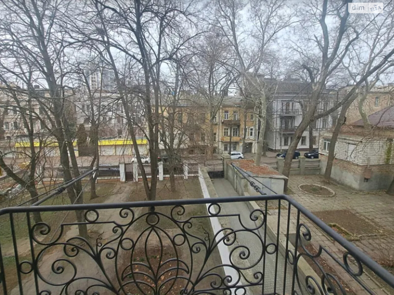 Продажа трехкомнатной квартиры в Одессе, на ул. Уютная (Приморский район) 5, район Центр фото 1