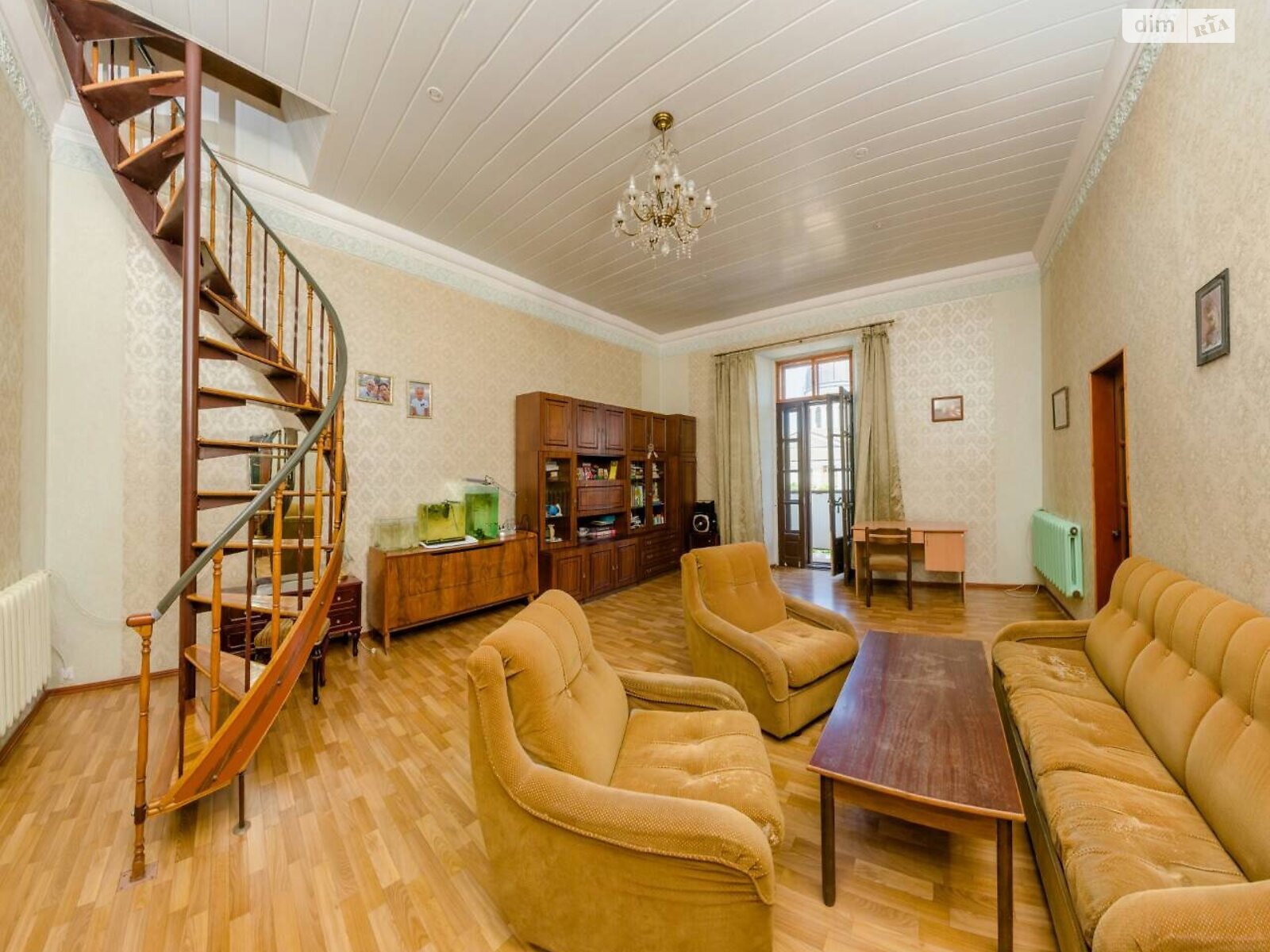 Продажа шестикомнатной квартиры в Одессе, на пл. Соборная 1, район Центр фото 1 Продажа шестикомнатной квартиры в Одессе, на пл. Соборная 1, район Центр фото 1