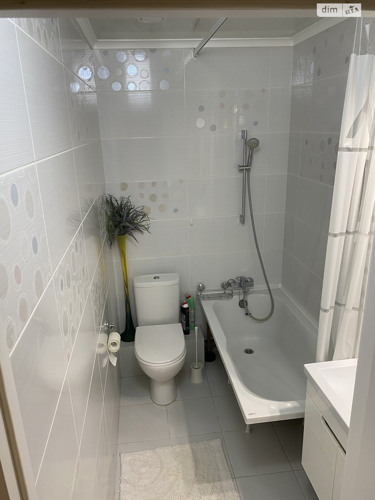 Продажа трехкомнатной квартиры в Одессе, на ул. Владислава Бувалкина, фото 1 Продажа трехкомнатной квартиры в Одессе, на ул. Владислава Бувалкина, фото 1