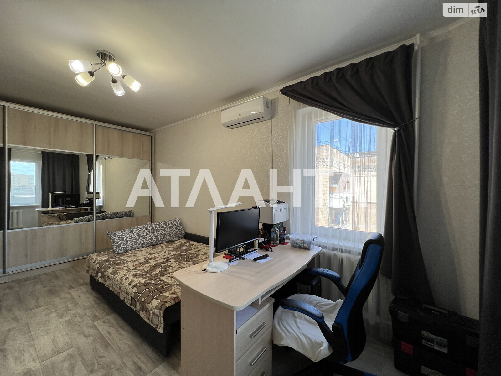 Продаж однокімнатної квартири в Одесі, на вул. Академіка Корольова, район Південний фото 1 Продаж однокімнатної квартири в Одесі, на вул. Академіка Корольова, район Південний фото 1
