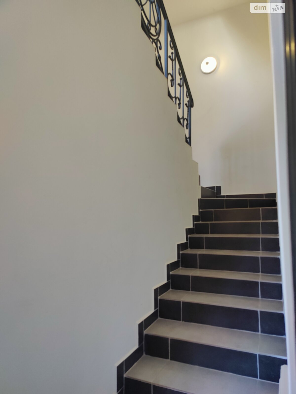 Продаж двокімнатної квартири в Одесі, на вул. Таллінська, район Зелений Мис фото 1