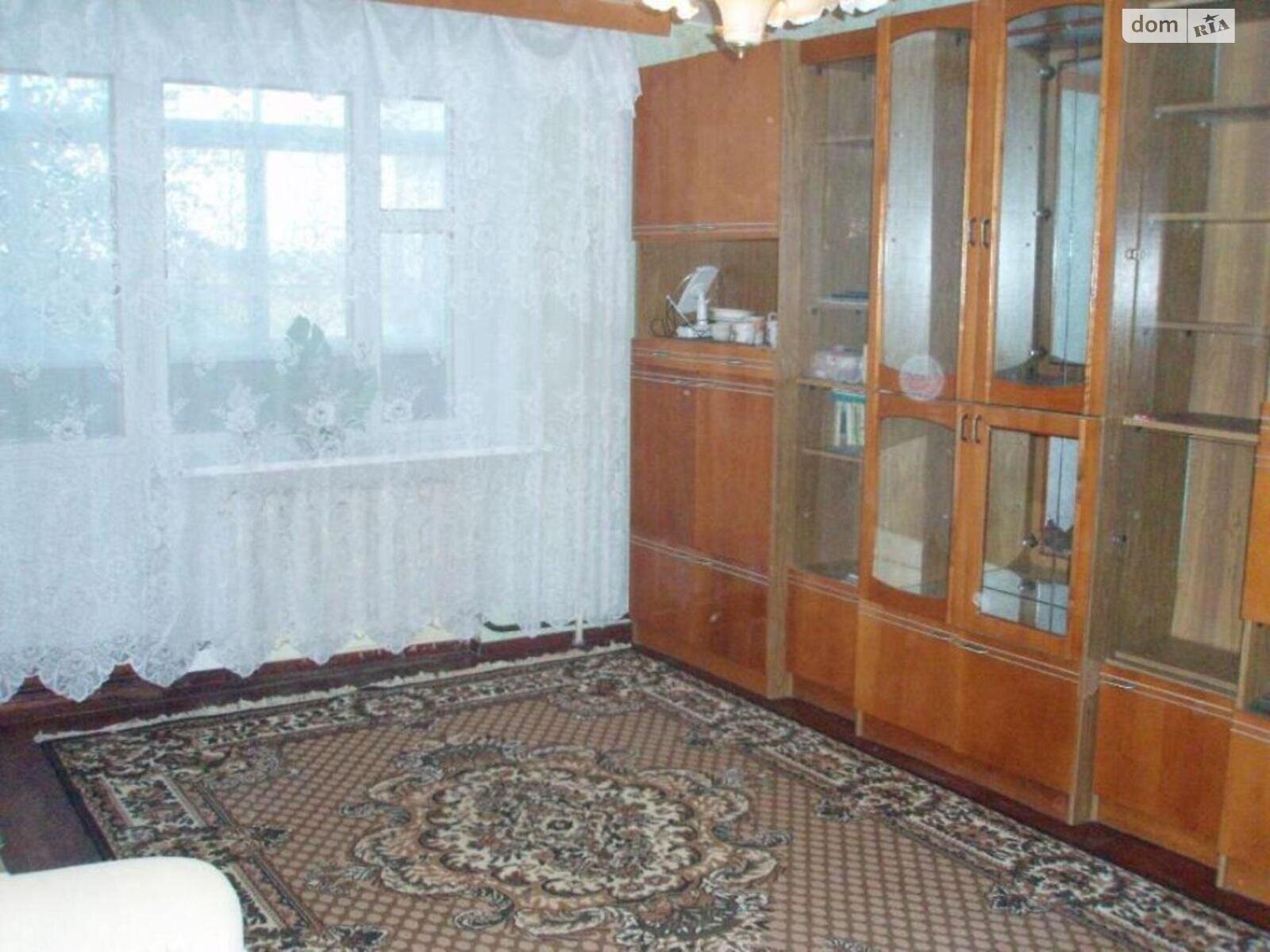 Продаж чотирикімнатної квартири в Великодолинському, на вул. Одеська, фото 1