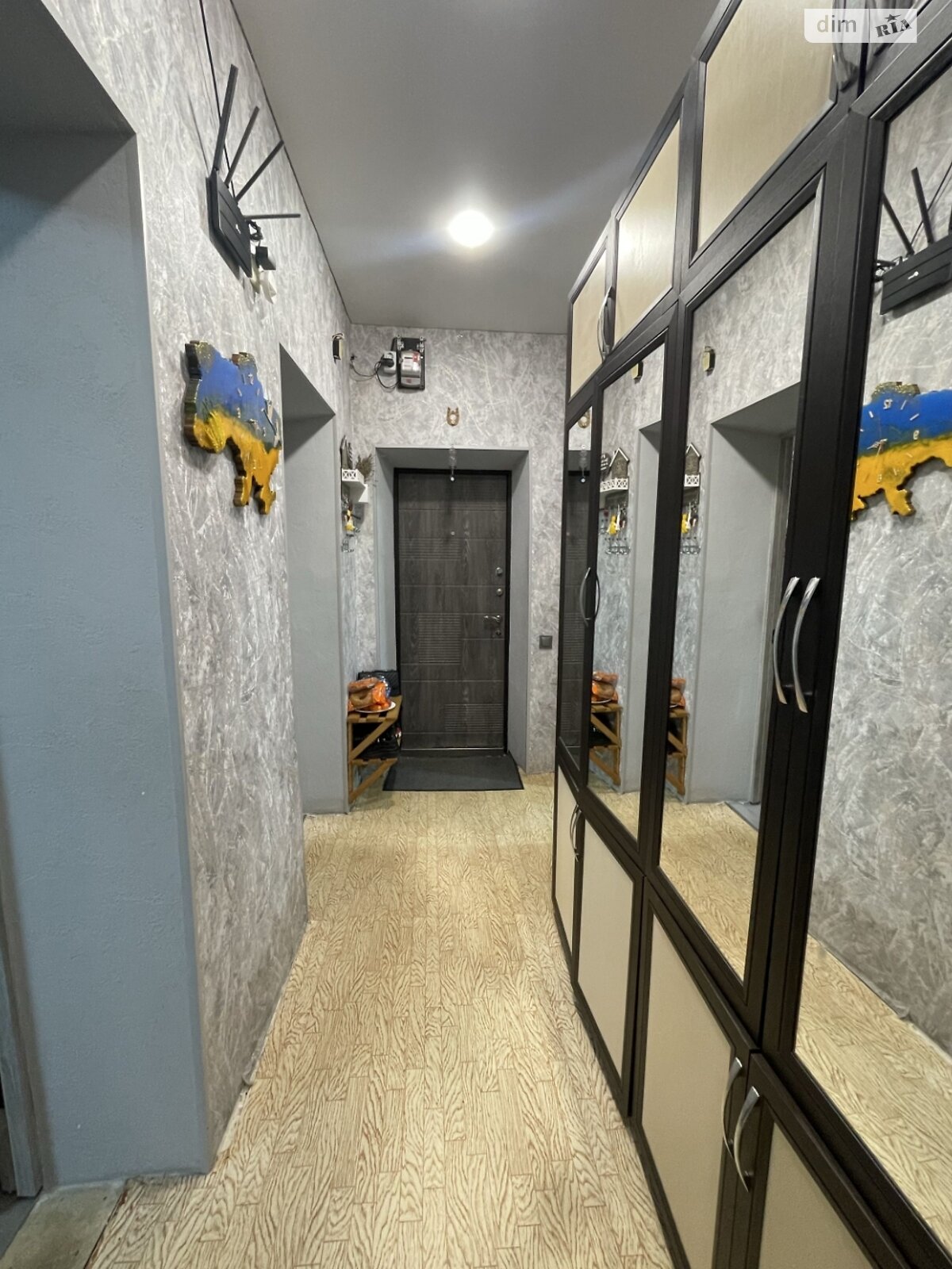Продаж трикімнатної квартири в Озерному, на вул. Авіаційна 5, кв. 5, фото 1 Продаж трикімнатної квартири в Озерному, на вул. Авіаційна 5, кв. 5, фото 1