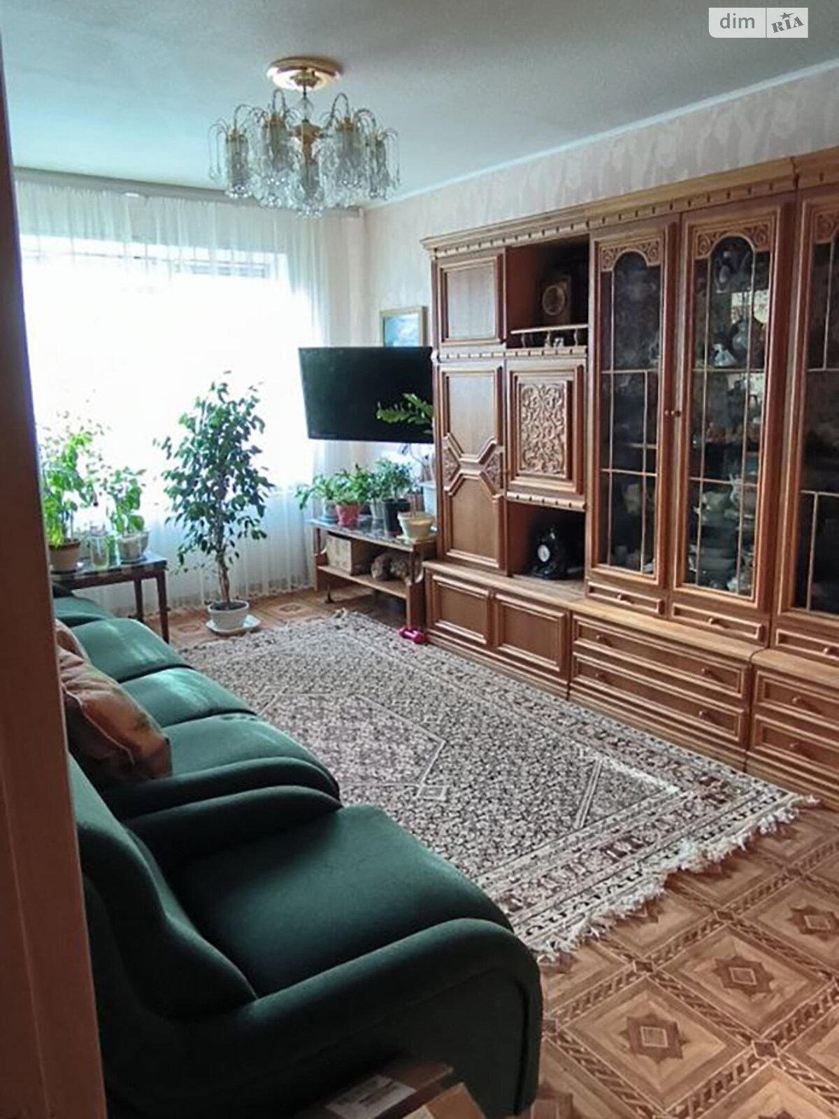 Продажа трехкомнатной квартиры в Павлограде, на ул. Возрождение, район Павлоград фото 1 Продажа трехкомнатной квартиры в Павлограде, на ул. Возрождение, район Павлоград фото 1