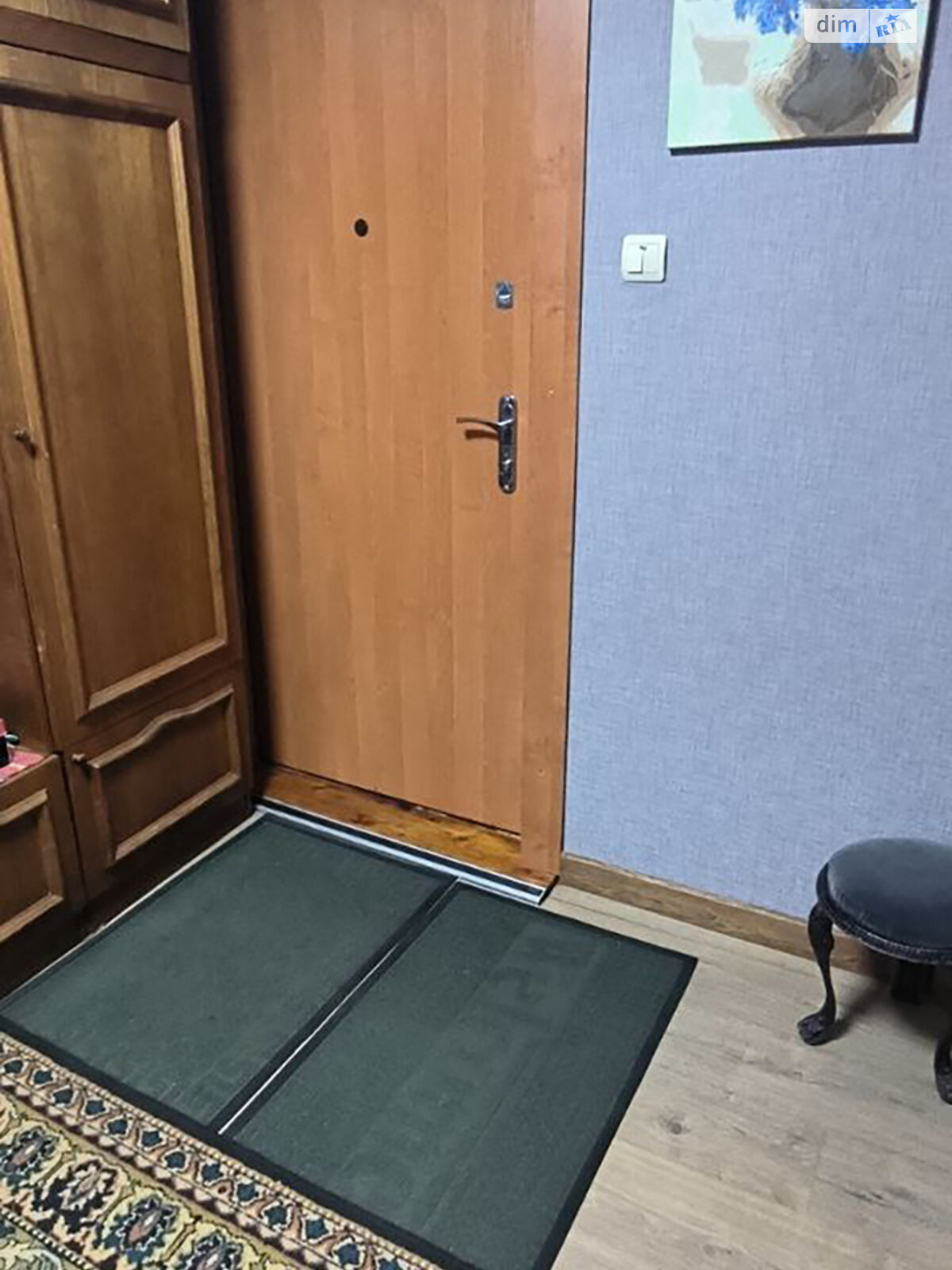 Продажа трехкомнатной квартиры в Павлограде, на ул. Возрождение, район Павлоград фото 1 Продажа трехкомнатной квартиры в Павлограде, на ул. Возрождение, район Павлоград фото 1