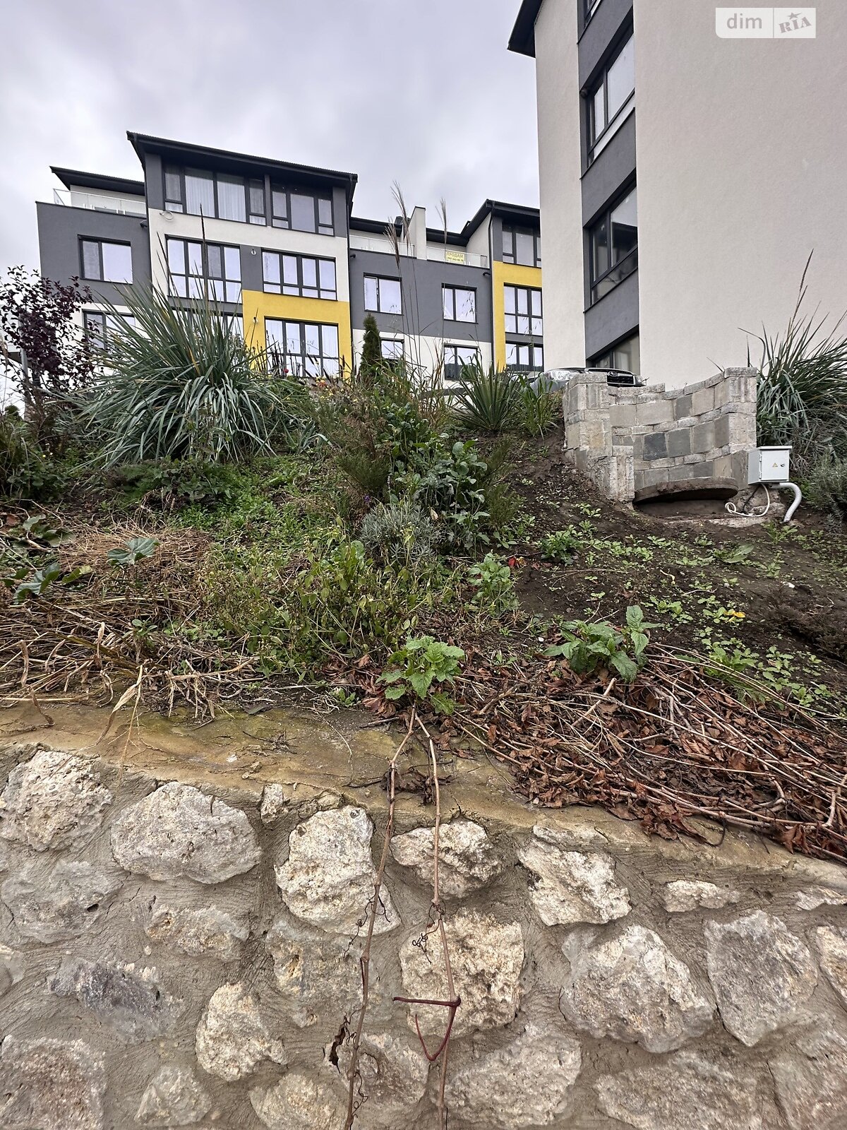 Продаж трикімнатної квартири в Петрикові, на вул. Шептицького 100, фото 1