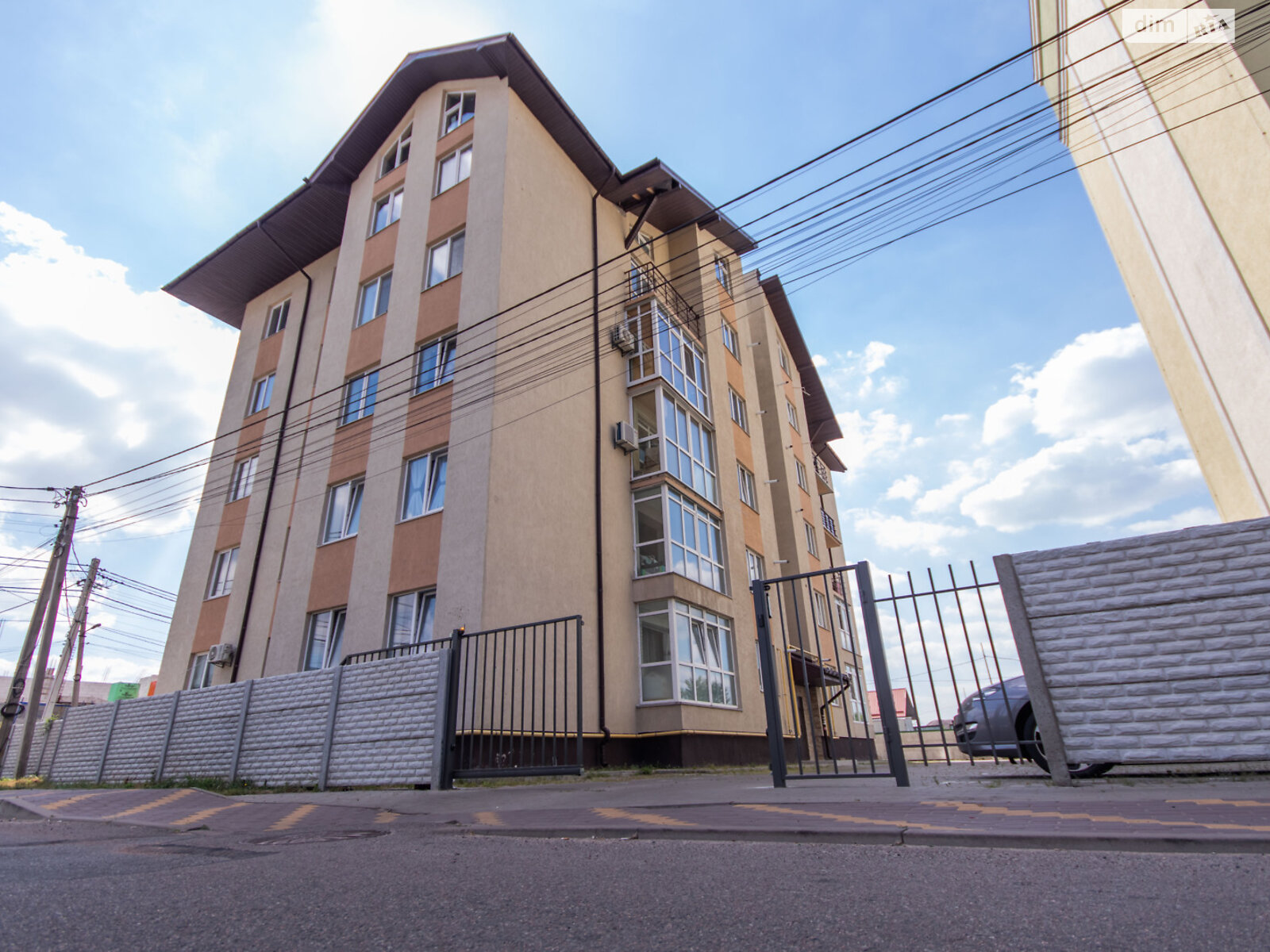 Продаж трикімнатної квартири в Петропавлівській Борщагівці, на вул. Черкаська 20, фото 1 Продаж трикімнатної квартири в Петропавлівській Борщагівці, на вул. Черкаська 20, фото 1