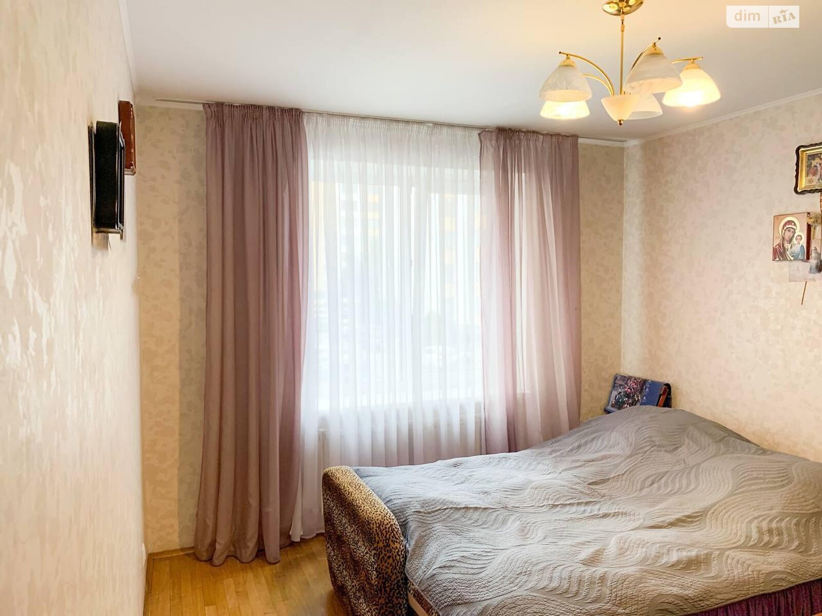 Продажа трехкомнатной квартиры в Петропавловской Борщаговке, на ул. Соборная 10А, фото 1