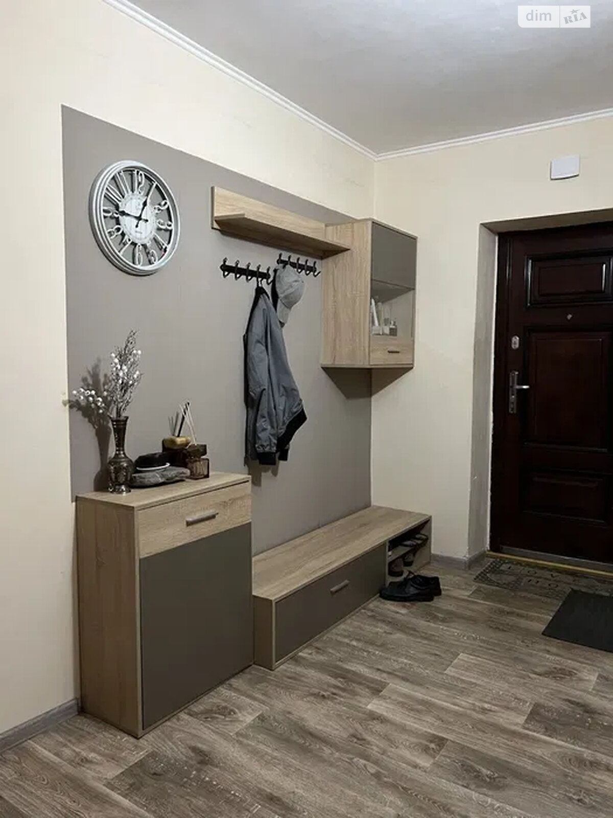 Продаж трикімнатної квартири в Петропавлівській Борщагівці, на вул. Шкільна 15, фото 1 Продаж трикімнатної квартири в Петропавлівській Борщагівці, на вул. Шкільна 15, фото 1
