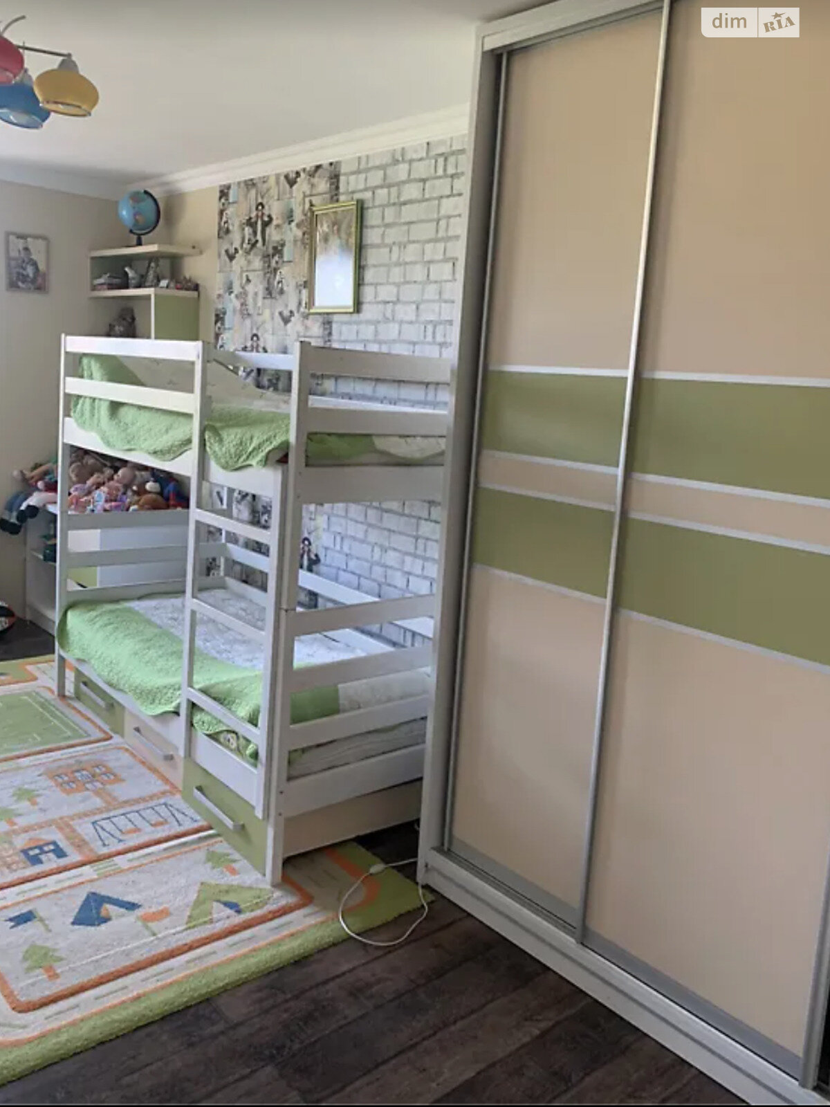 Продаж трикімнатної квартири в Підгородне, на вул. Вишнева, фото 1 Продаж трикімнатної квартири в Підгородне, на вул. Вишнева, фото 1