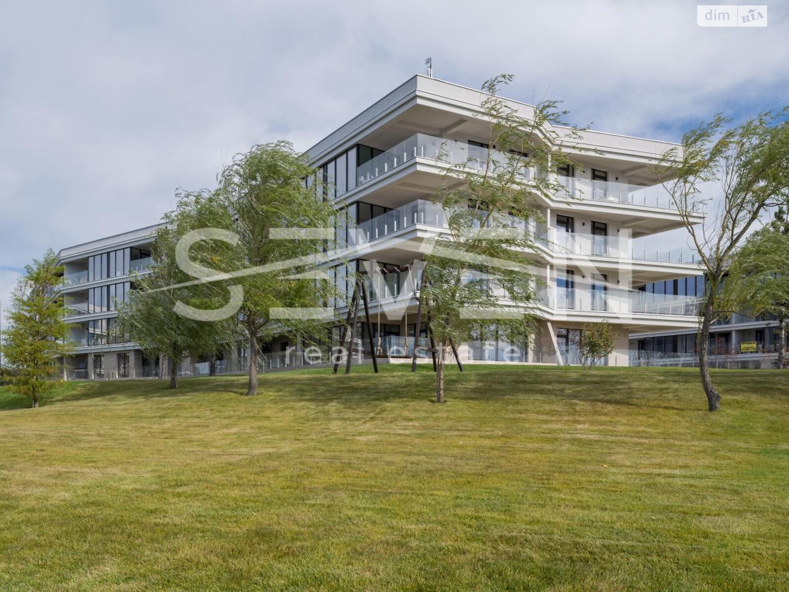Продажа двухкомнатной квартиры в Подгорцах, на ул. Парковая 17, фото 1 Продажа двухкомнатной квартиры в Подгорцах, на ул. Парковая 17, фото 1