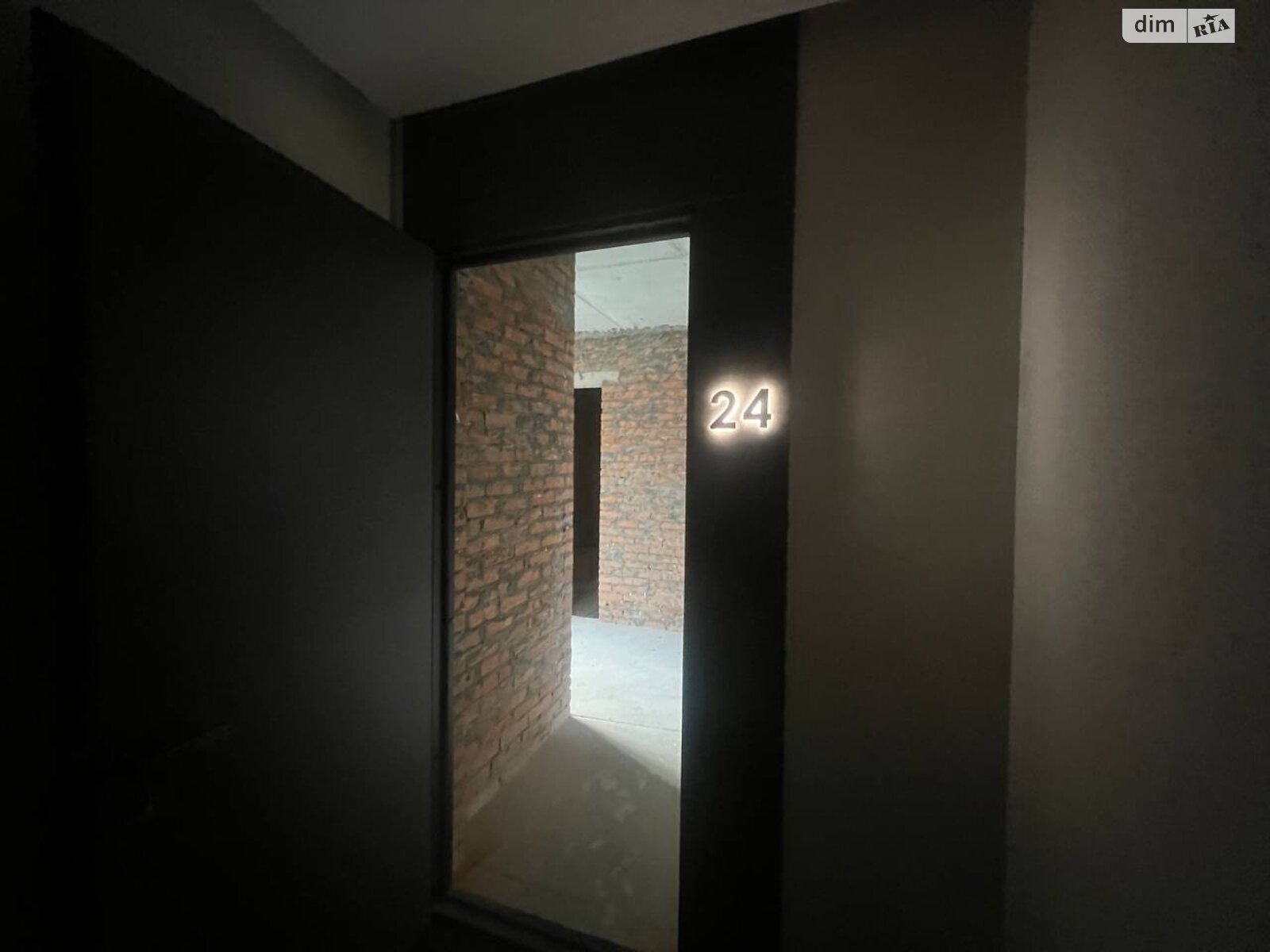 Продажа трехкомнатной квартиры в Подгорцах, на ул. Парковая 15, фото 1 Продажа трехкомнатной квартиры в Подгорцах, на ул. Парковая 15, фото 1