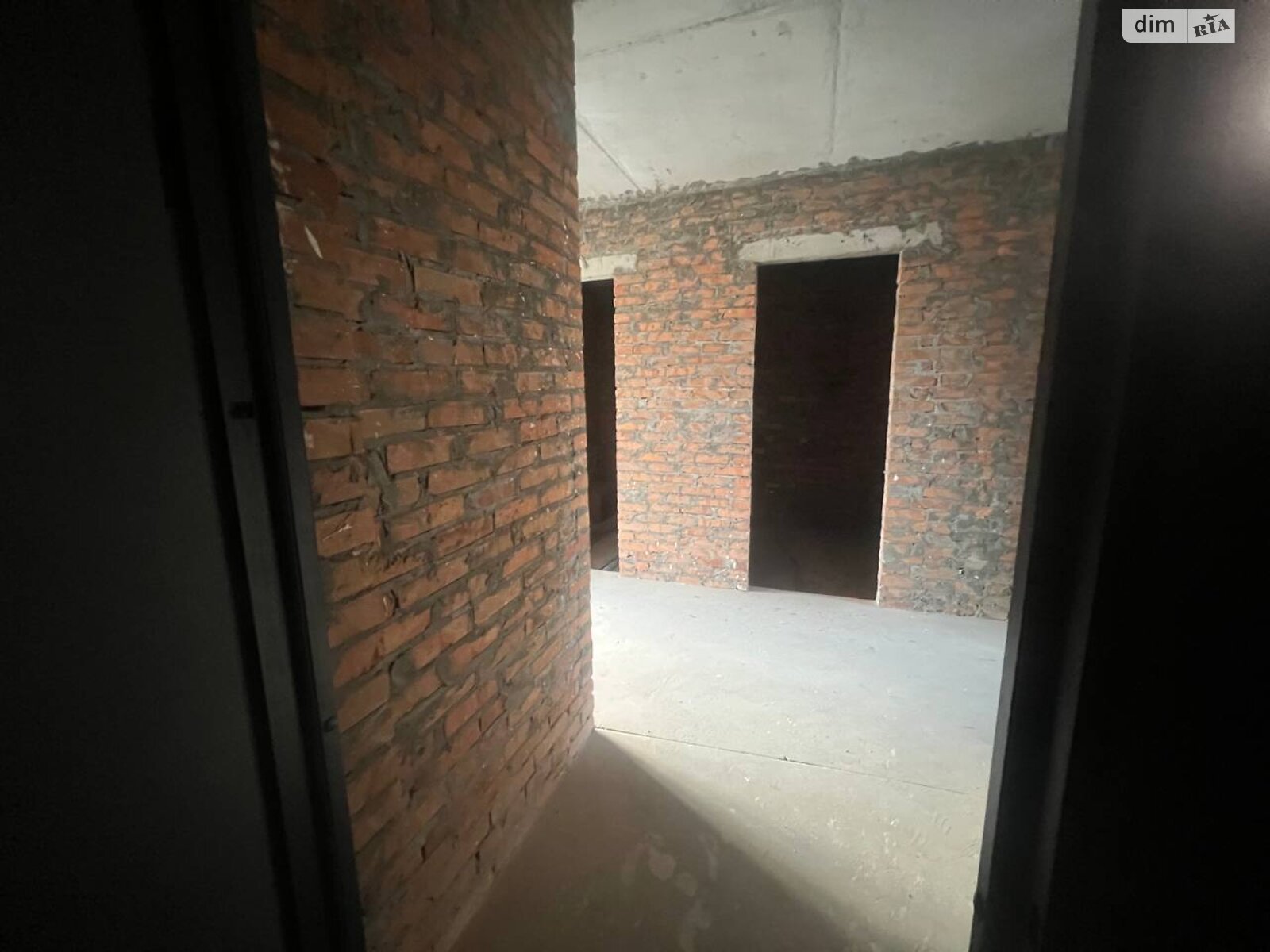 Продажа трехкомнатной квартиры в Подгорцах, на ул. Парковая 15, фото 1 Продажа трехкомнатной квартиры в Подгорцах, на ул. Парковая 15, фото 1