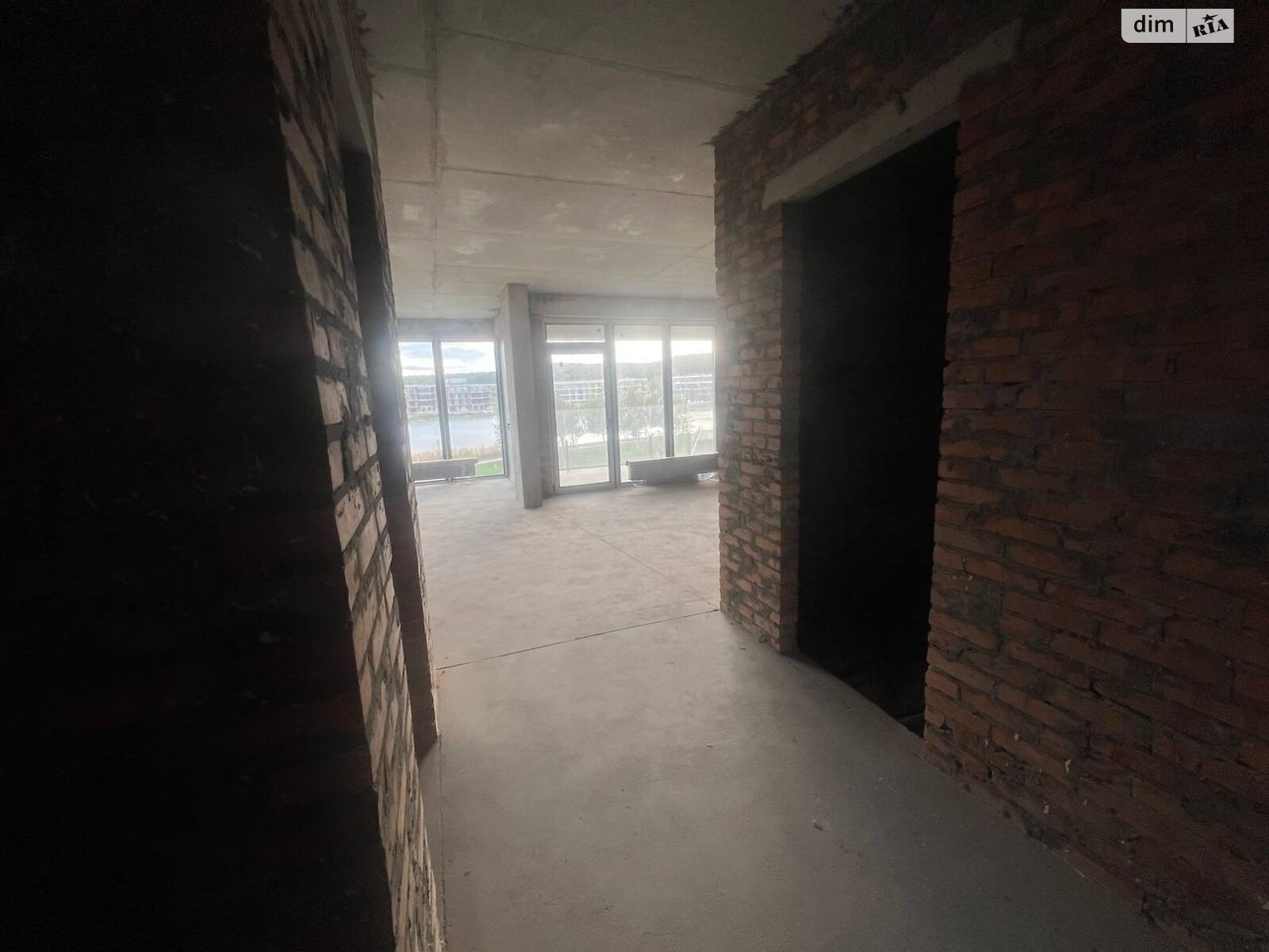 Продажа трехкомнатной квартиры в Подгорцах, на ул. Парковая 15, фото 1 Продажа трехкомнатной квартиры в Подгорцах, на ул. Парковая 15, фото 1