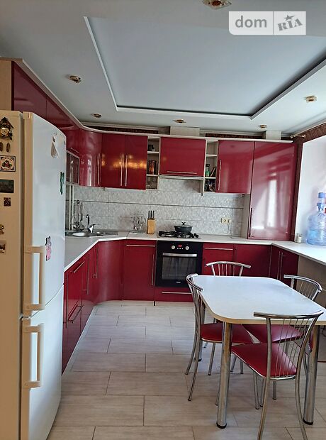 Продажа четырехкомнатной квартиры в Полтаве, на пер. Клубный район 5-я школа фото 1 Продажа четырехкомнатной квартиры в Полтаве, на пер. Клубный район 5-я школа фото 1