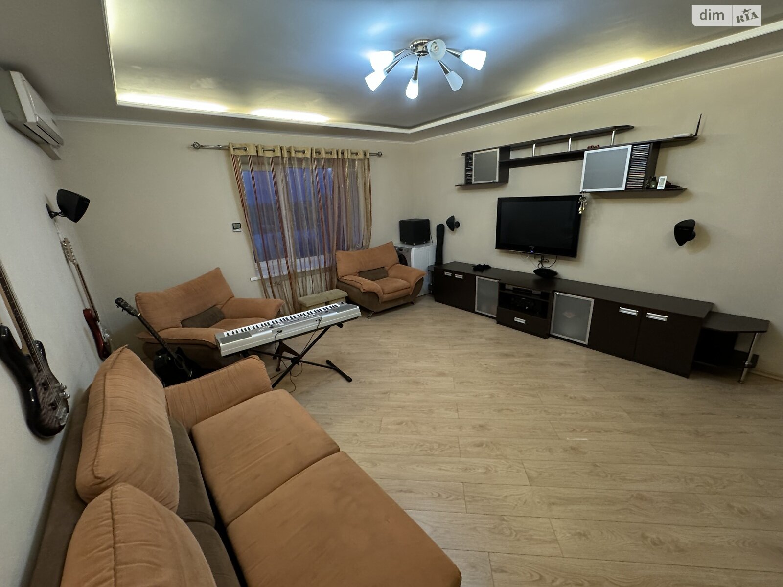 Продаж трикімнатної квартири в Полтаві, на вул. Петлюри Симона 5, фото 1 Продаж трикімнатної квартири в Полтаві, на вул. Петлюри Симона 5, фото 1