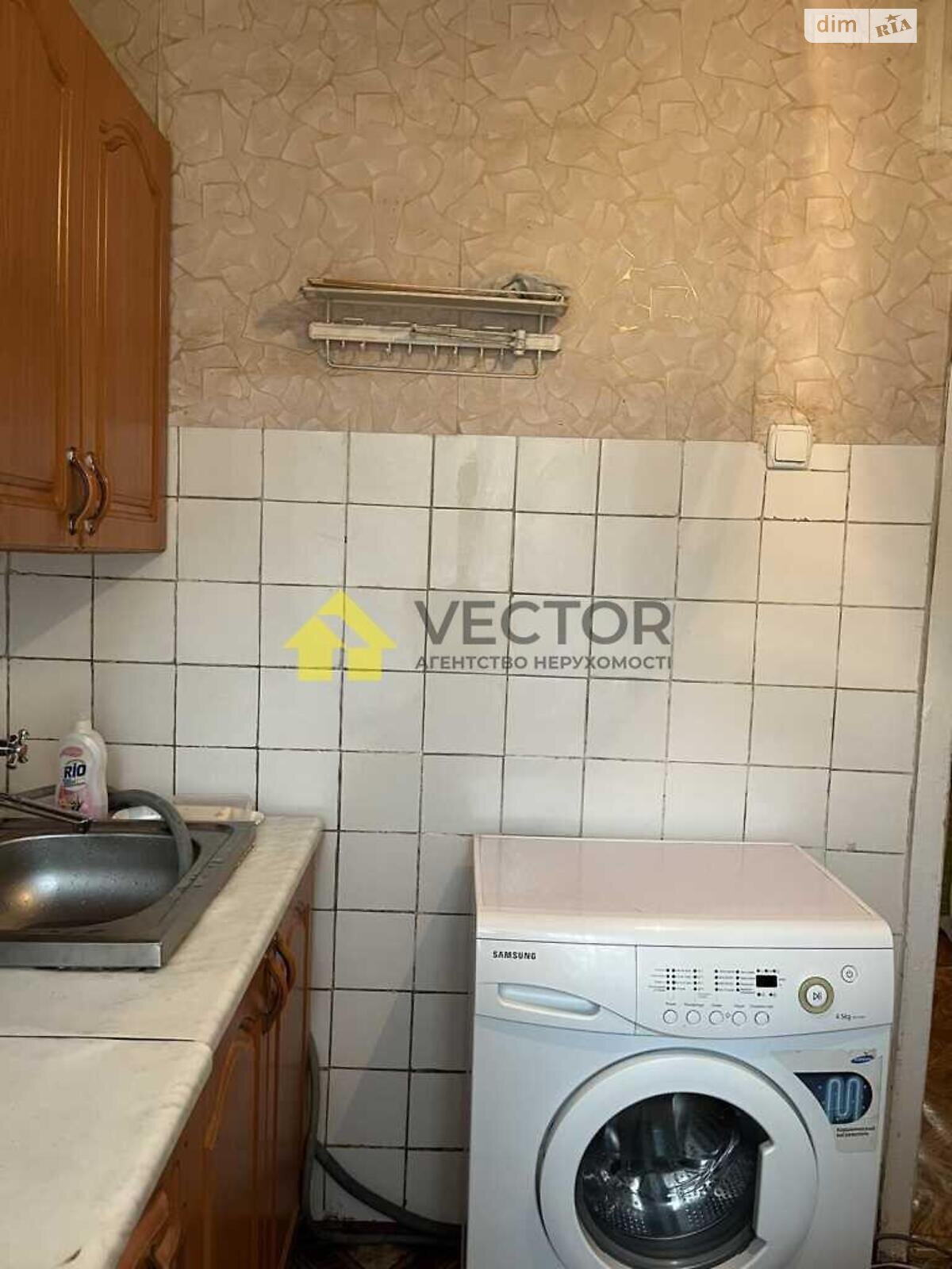 Продажа трехкомнатной квартиры в Полтаве, на ул. 23-в сентябре, кв. 11, район Алмазный фото 1 Продажа трехкомнатной квартиры в Полтаве, на ул. 23-в сентябре, кв. 11, район Алмазный фото 1