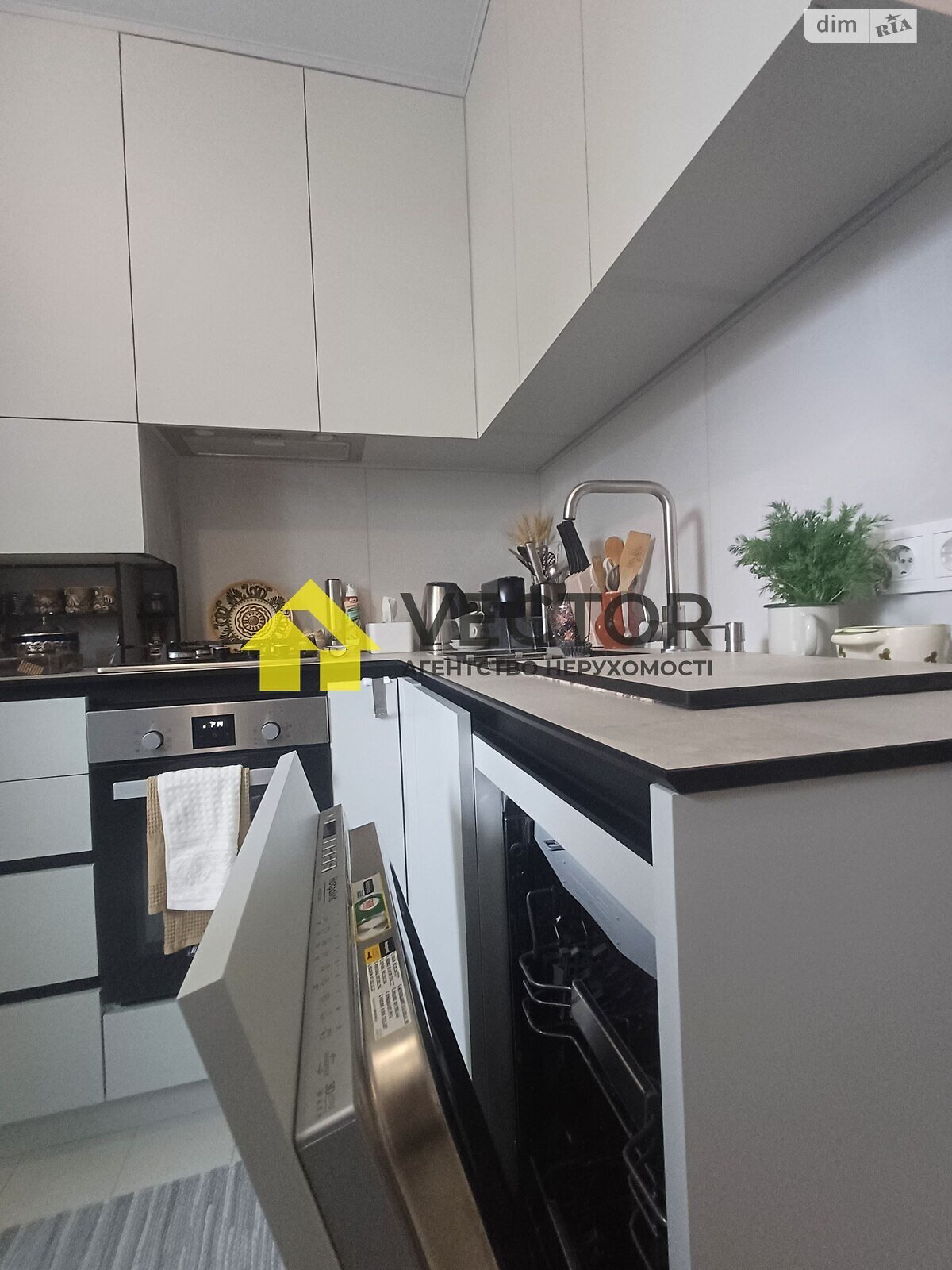 Продаж двокімнатної квартири в Полтаві, на вул. Великотирнівська 4А, район Алмазний фото 1 Продаж двокімнатної квартири в Полтаві, на вул. Великотирнівська 4А, район Алмазний фото 1