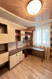 Продажа четырехкомнатной квартиры в Полтаве, на ул. Юрия Кондратюка, район Алмазный фото 2