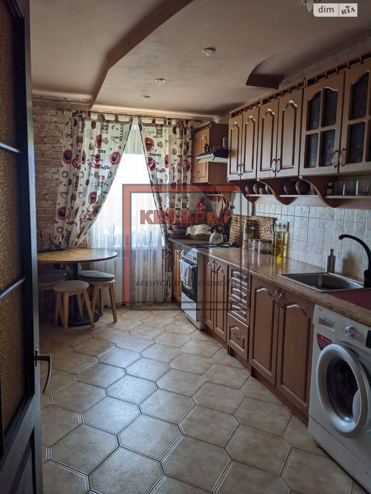 Продажа трехкомнатной квартиры в Полтаве, на пер. Кустарный, район Шевченковский (Октябрьский) фото 1 Продажа трехкомнатной квартиры в Полтаве, на пер. Кустарный, район Шевченковский (Октябрьский) фото 1