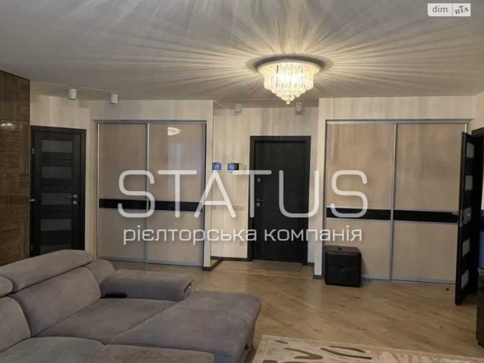 Продажа трехкомнатной квартиры в Полтаве, на пл. Независимости 1А, район Киевский фото 1