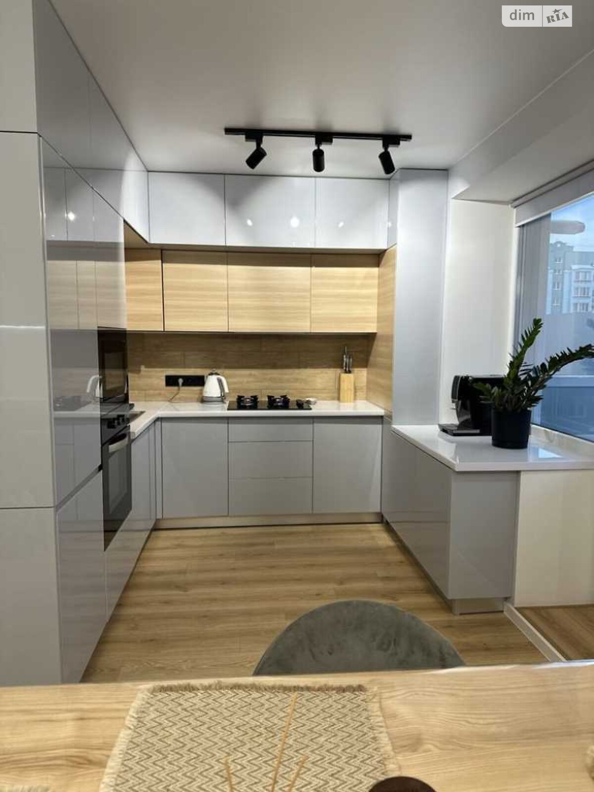 Продажа трехкомнатной квартиры в Полтаве, на пл. Павленковская, район Киевский фото 1 Продажа трехкомнатной квартиры в Полтаве, на пл. Павленковская, район Киевский фото 1