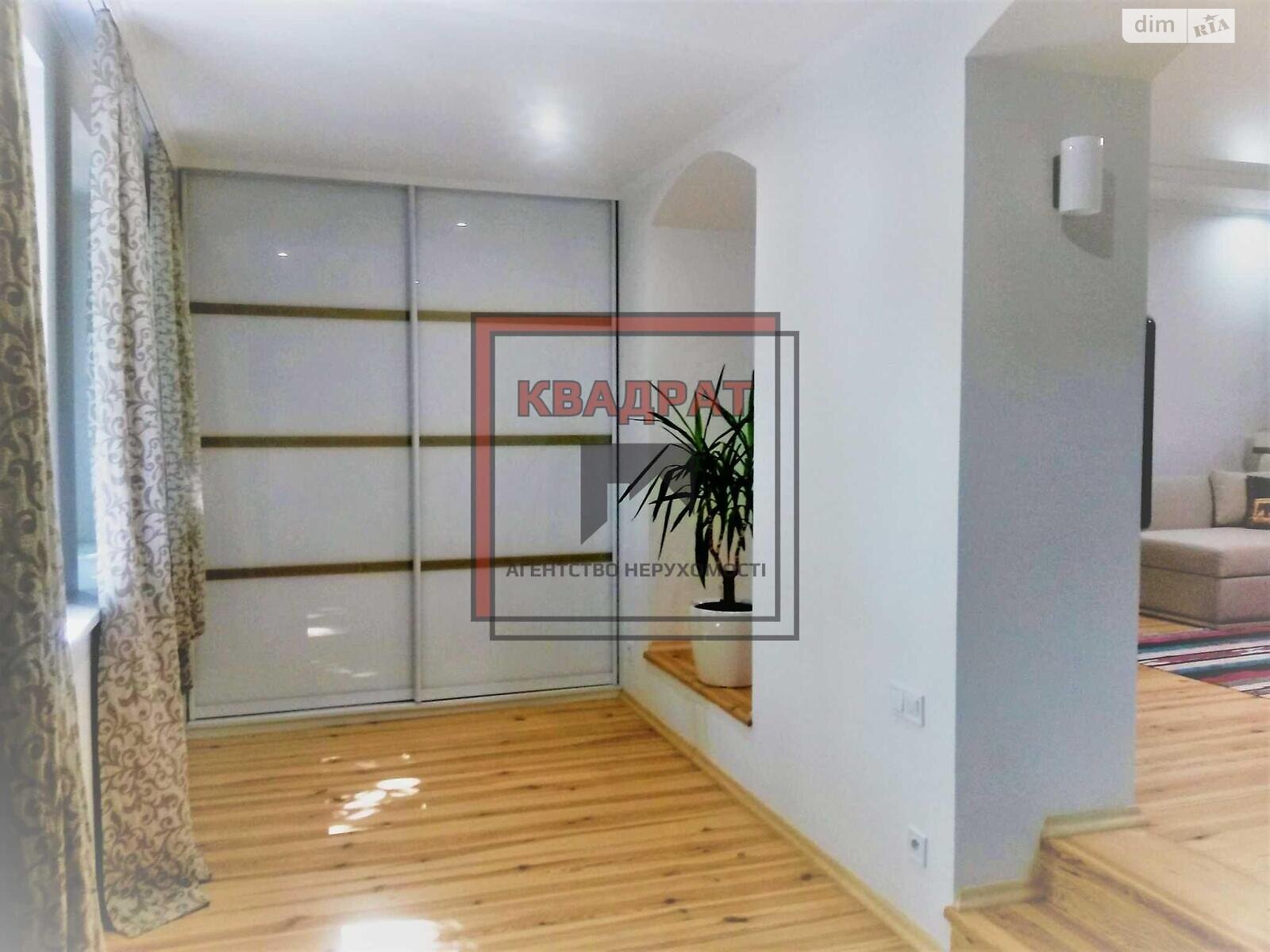 Продажа трехкомнатной квартиры в Полтаве, на Центр, район Киевский фото 1 Продажа трехкомнатной квартиры в Полтаве, на Центр, район Киевский фото 1