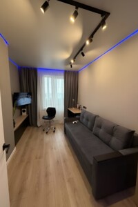 Продаж трикімнатної квартири в Полтаві, на бул. Хмельницького Богдана 21, район Левада фото 2