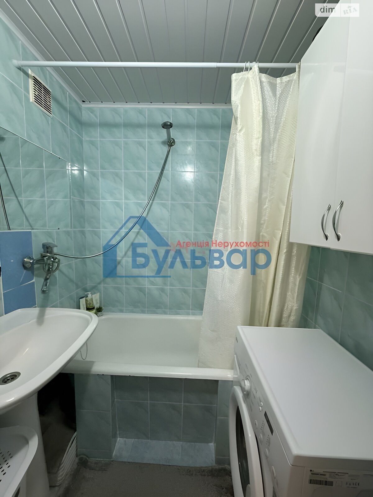 Продажа трехкомнатной квартиры в Полтаве, на бул. Хмельницкого Богдана, район Левада фото 1 Продажа трехкомнатной квартиры в Полтаве, на бул. Хмельницкого Богдана, район Левада фото 1