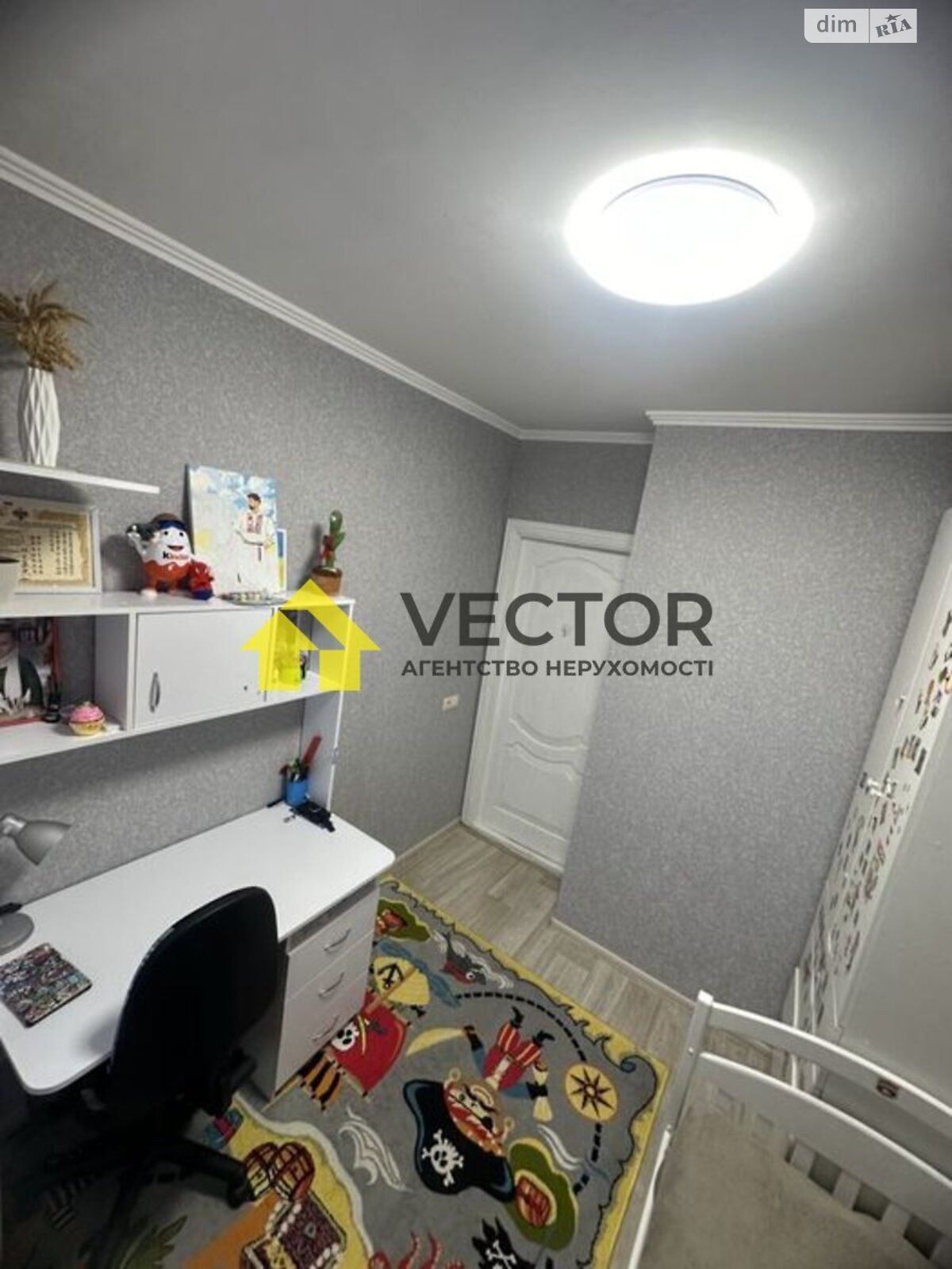 Продажа трехкомнатной квартиры в Полтаве, на бул. Хмельницкого Богдана 17, район Левада фото 1 Продажа трехкомнатной квартиры в Полтаве, на бул. Хмельницкого Богдана 17, район Левада фото 1
