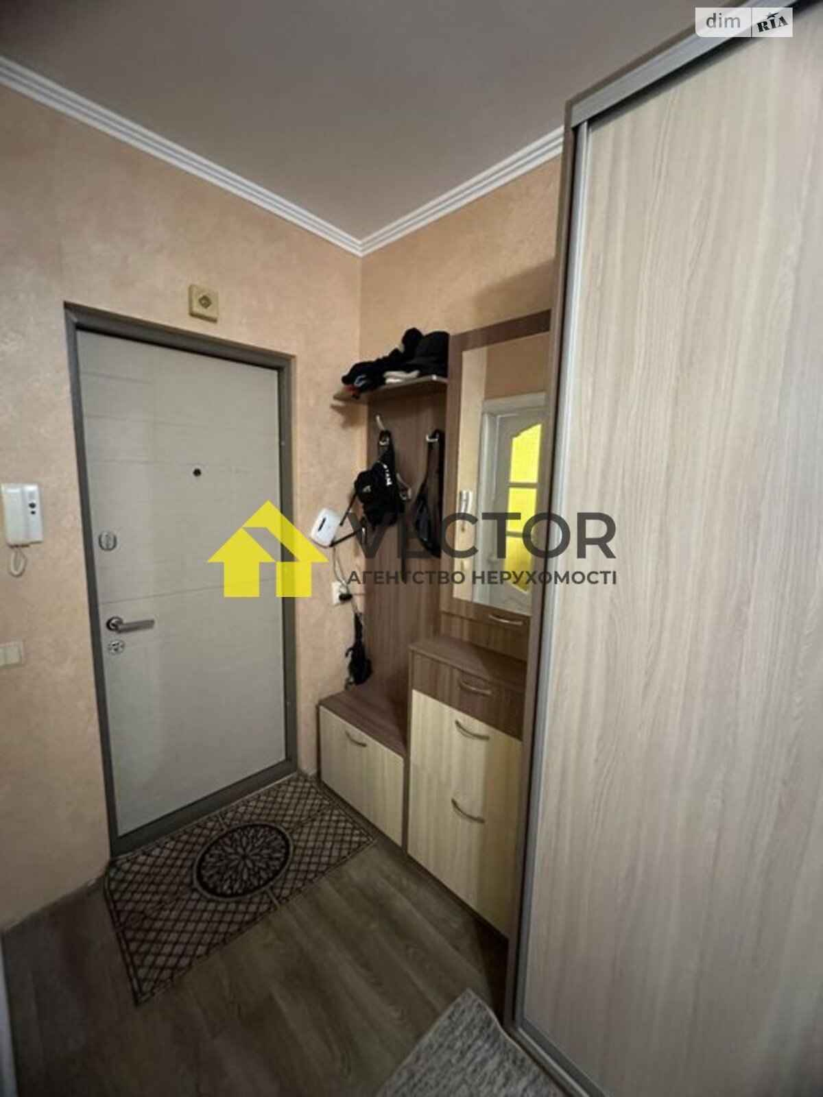 Продажа трехкомнатной квартиры в Полтаве, на бул. Хмельницкого Богдана 17, район Левада фото 1 Продажа трехкомнатной квартиры в Полтаве, на бул. Хмельницкого Богдана 17, район Левада фото 1