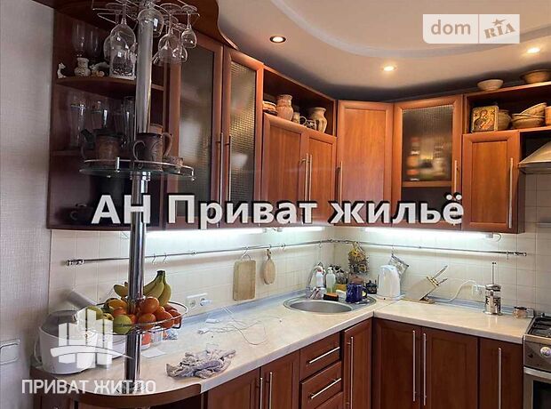 Продажа двухкомнатной квартиры в Полтаве, на Хмельницького Б. бульвар, район Левада фото 1 Продажа двухкомнатной квартиры в Полтаве, на Хмельницького Б. бульвар, район Левада фото 1