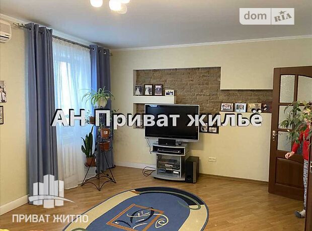 Продажа двухкомнатной квартиры в Полтаве, на Хмельницького Б. бульвар, район Левада фото 1 Продажа двухкомнатной квартиры в Полтаве, на Хмельницького Б. бульвар, район Левада фото 1