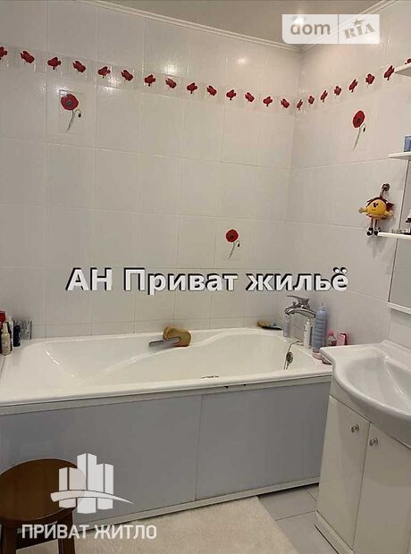 Продажа двухкомнатной квартиры в Полтаве, на Хмельницького Б. бульвар, район Левада фото 1 Продажа двухкомнатной квартиры в Полтаве, на Хмельницького Б. бульвар, район Левада фото 1