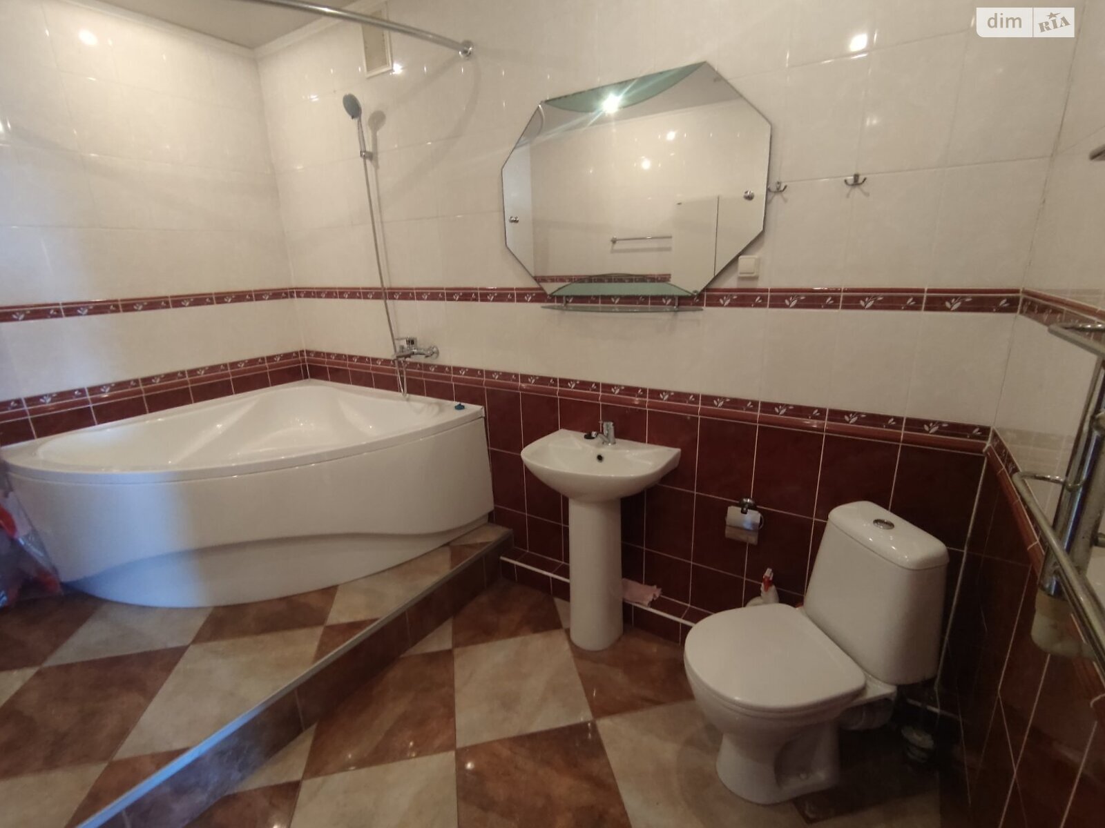 Продаж двокімнатної квартири в Полтаві, на вул. Європейська 107, район маг. Океан фото 1 Продаж двокімнатної квартири в Полтаві, на вул. Європейська 107, район маг. Океан фото 1