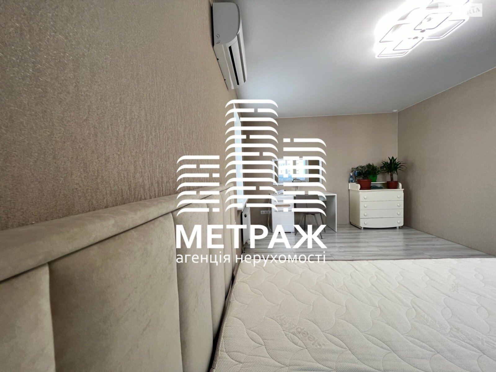 Продажа трехкомнатной квартиры в Рассошенцах, на ул. Параджановая, фото 1 Продажа трехкомнатной квартиры в Рассошенцах, на ул. Параджановая, фото 1