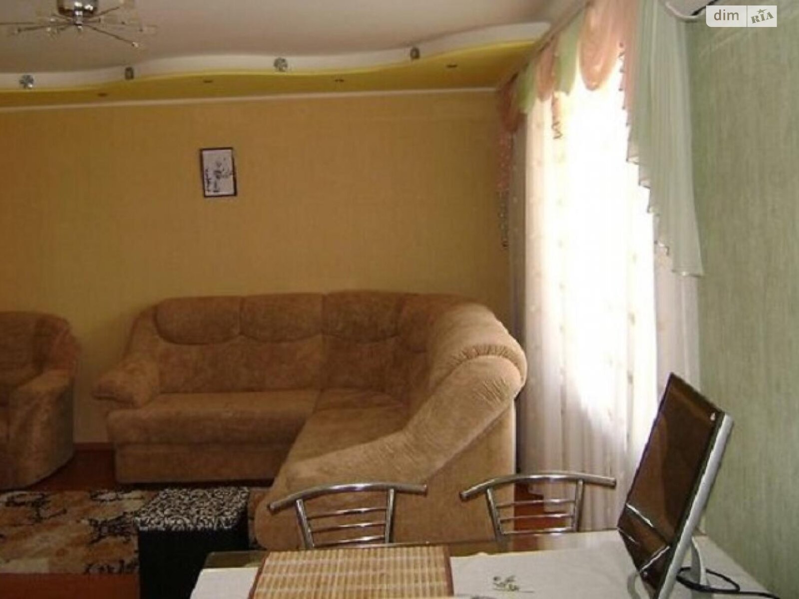Продажа трехкомнатной квартиры в Полтаве, на ул. Хмельницкого Богдана, район Подол фото 1 Продажа трехкомнатной квартиры в Полтаве, на ул. Хмельницкого Богдана, район Подол фото 1