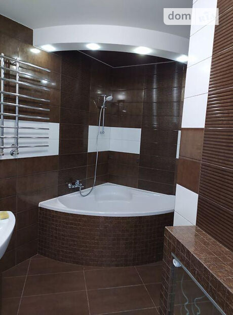 Продажа трехкомнатной квартиры в Полтаве, на ул. Ленина 36, район Подол фото 1 Продажа трехкомнатной квартиры в Полтаве, на ул. Ленина 36, район Подол фото 1