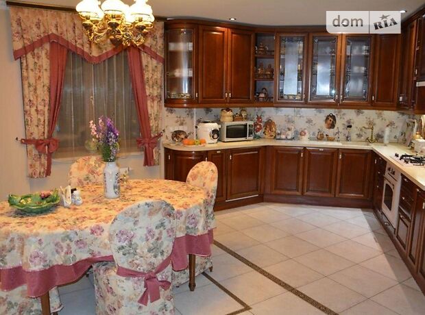 Продажа трехкомнатной квартиры в Полтаве, на ул. Старый Подол 3a, район Подол фото 1 Продажа трехкомнатной квартиры в Полтаве, на ул. Старый Подол 3a, район Подол фото 1