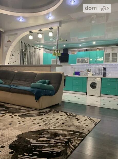 Продажа трехкомнатной квартиры в Полтаве, на ул. Узкая, кв. 22, район Подол фото 1 Продажа трехкомнатной квартиры в Полтаве, на ул. Узкая, кв. 22, район Подол фото 1