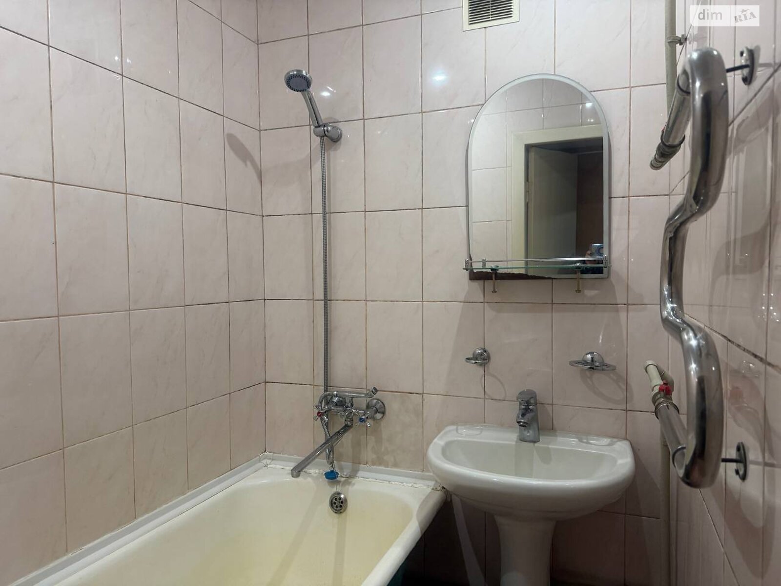 Продажа трехкомнатной квартиры в Полтаве, на ул. Великотырновская, район Половки фото 1 Продажа трехкомнатной квартиры в Полтаве, на ул. Великотырновская, район Половки фото 1