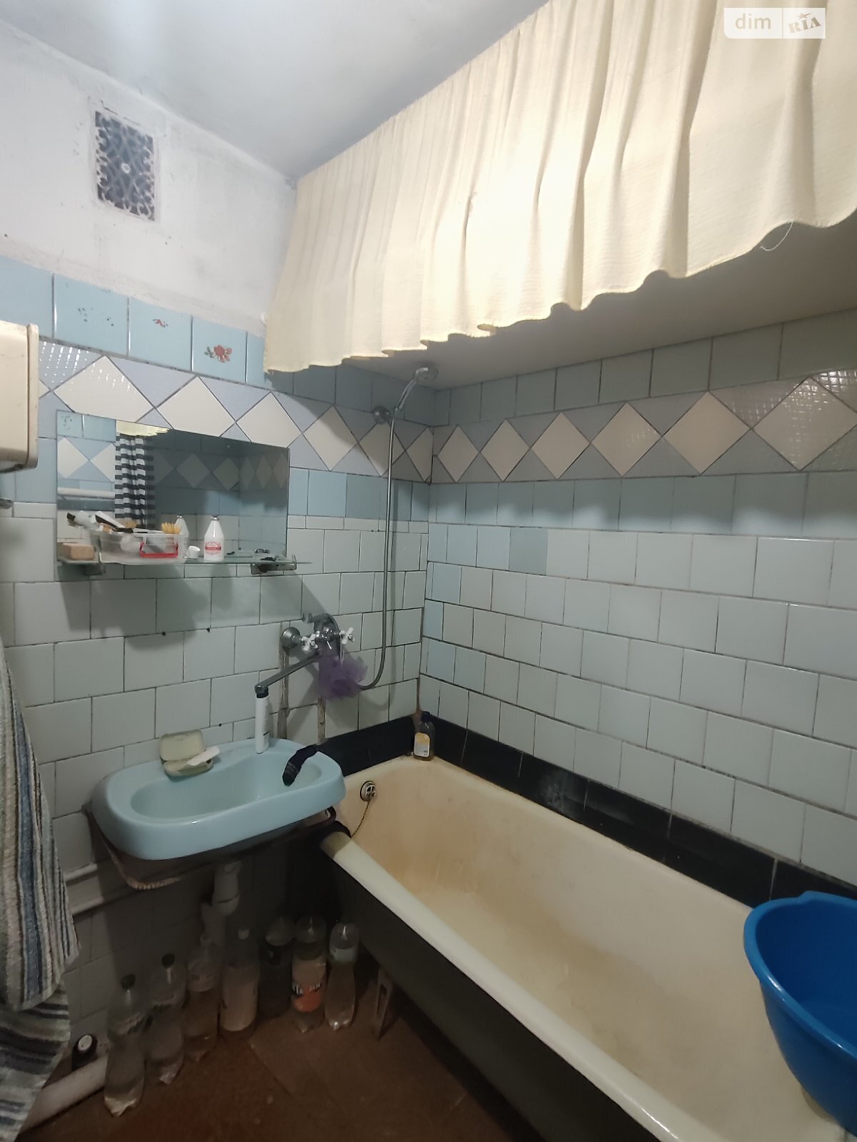 Продаж однокімнатної квартири в Полтаві, на вул. Героїв України, район Сади 1 фото 1