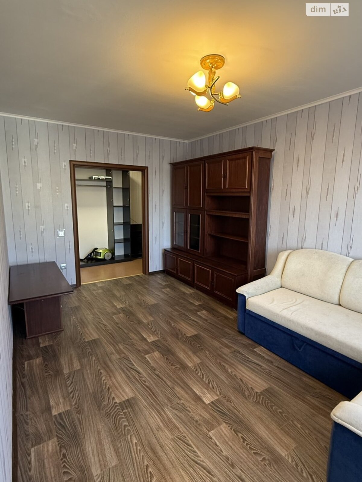 Продаж трикімнатної квартири в Полтаві, на вул. Великотирнівська, район Сади 1 фото 1 Продаж трикімнатної квартири в Полтаві, на вул. Великотирнівська, район Сади 1 фото 1