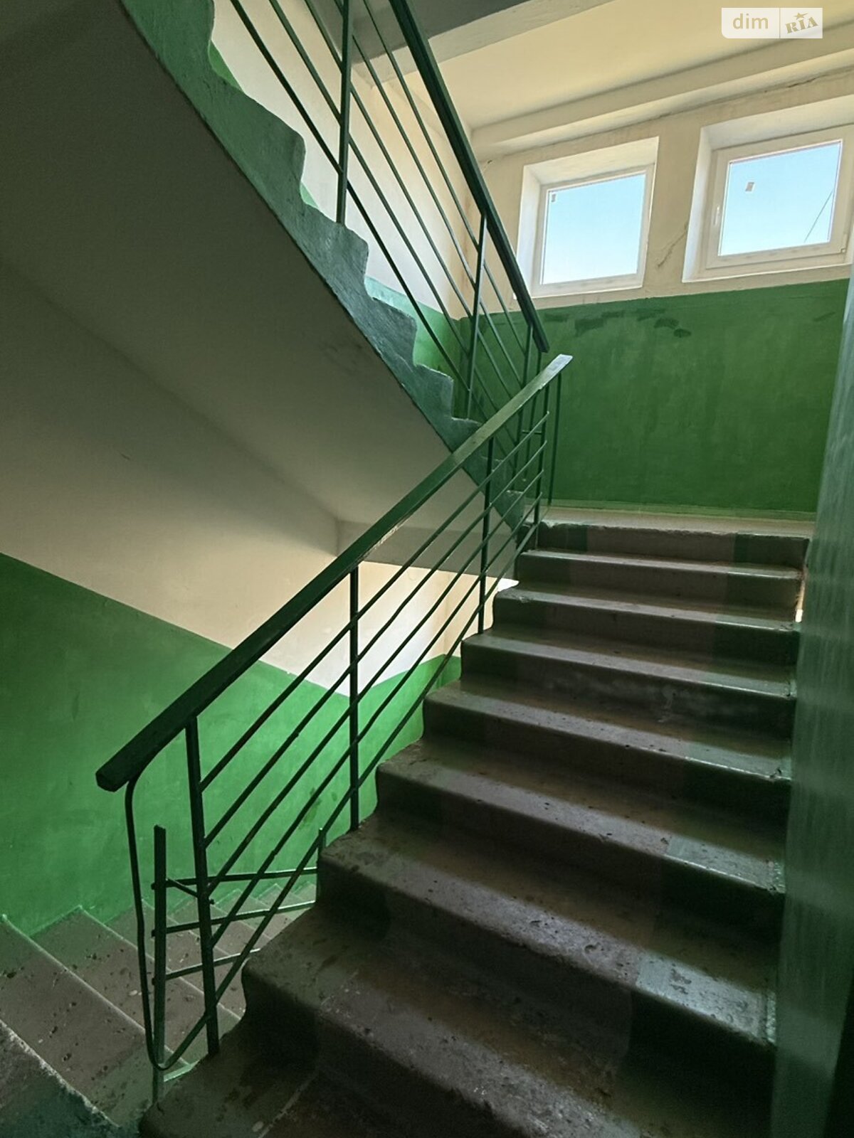Продаж трикімнатної квартири в Полтаві, на вул. Великотирнівська, район Сади 1 фото 1 Продаж трикімнатної квартири в Полтаві, на вул. Великотирнівська, район Сади 1 фото 1